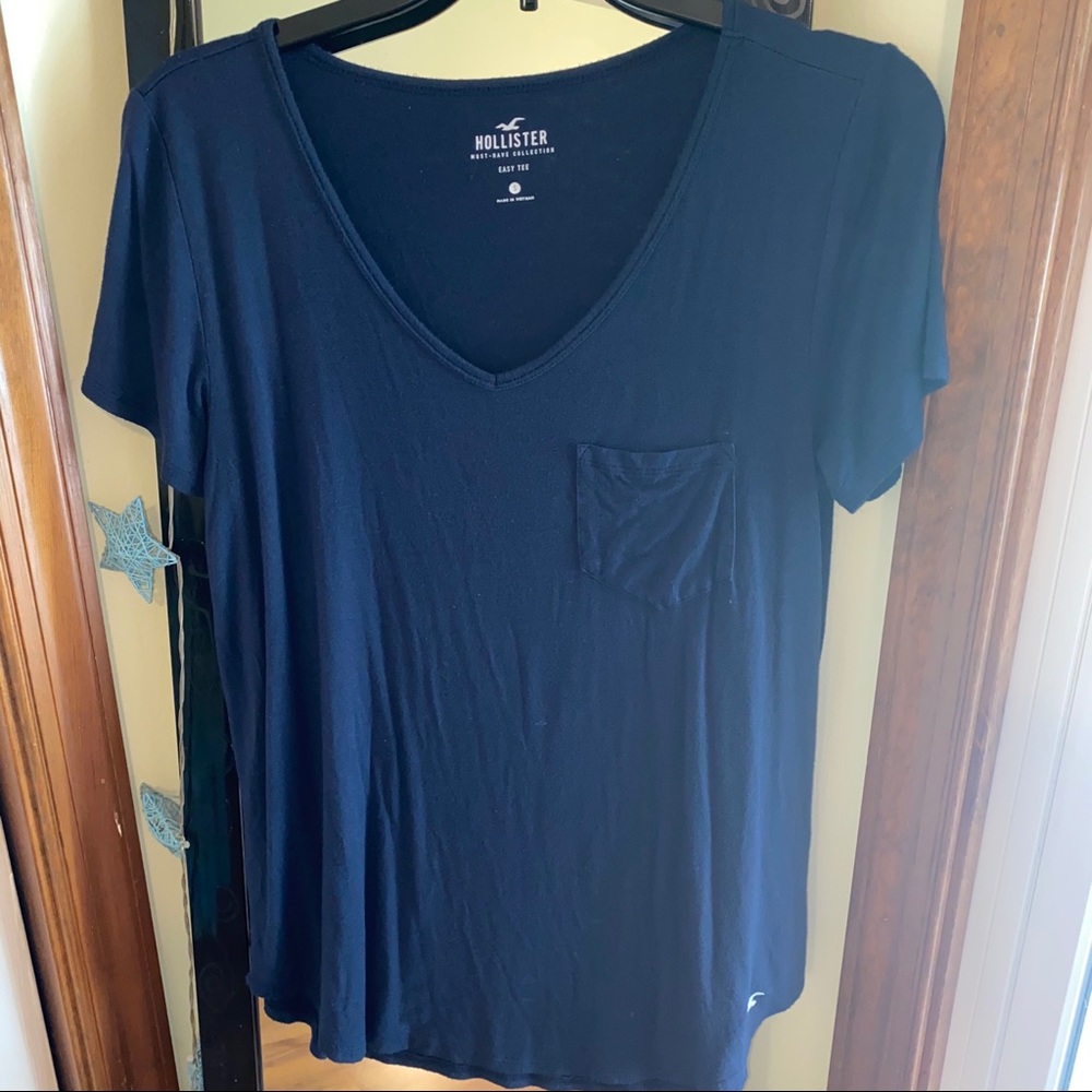 Navy pocketed t-shirt